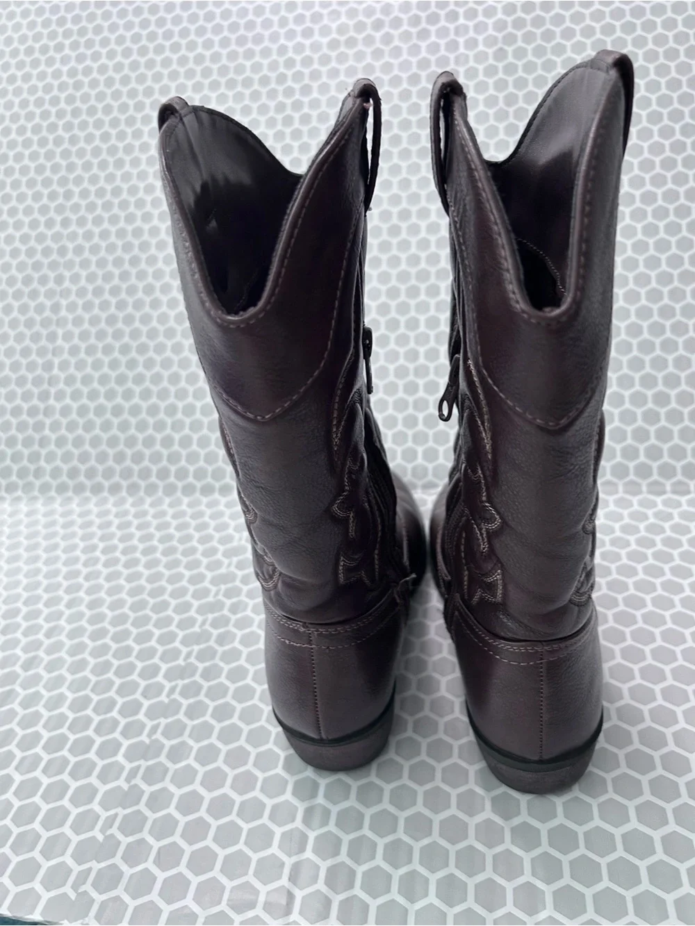 Girls Western Boots in Dark Brown.  Size 3 Cat & Jack